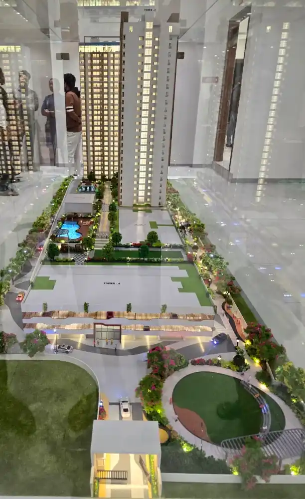 Scale model — The site layout with tower 2 and tower 4 marked