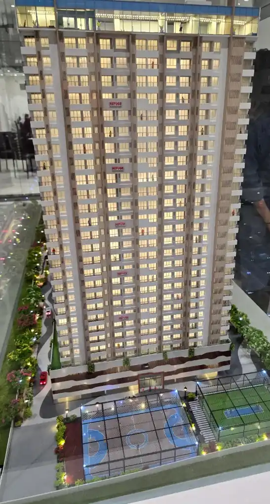 Scale model — A tower with its refuge floors marked
